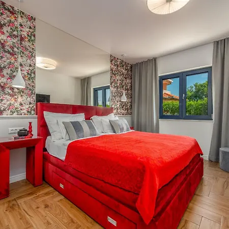 Lorena Dalmacija Zadarvillas * Nin