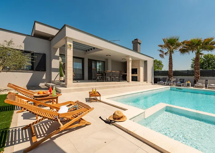 Lorena Dalmacija Zadarvillas