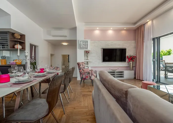 Lorena Dalmacija Zadarvillas * 宁