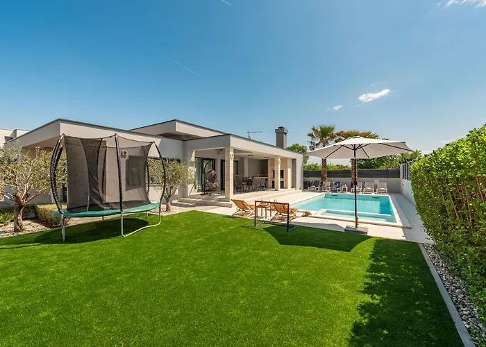 Villa Lorena Dalmacija Zadarvillas *