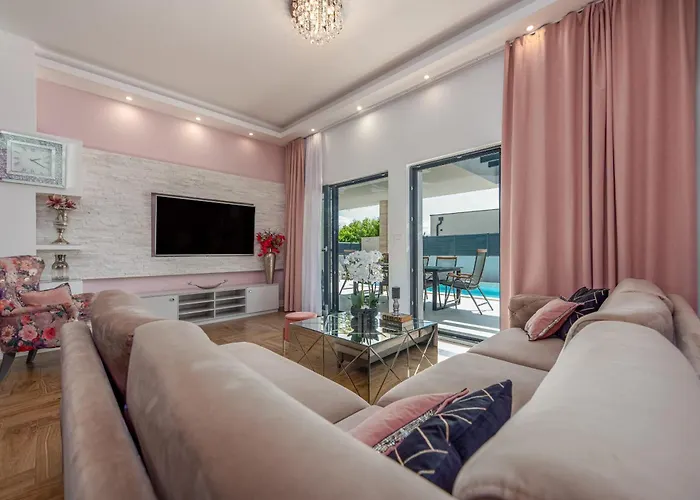 Lorena Dalmacija Zadarvillas *